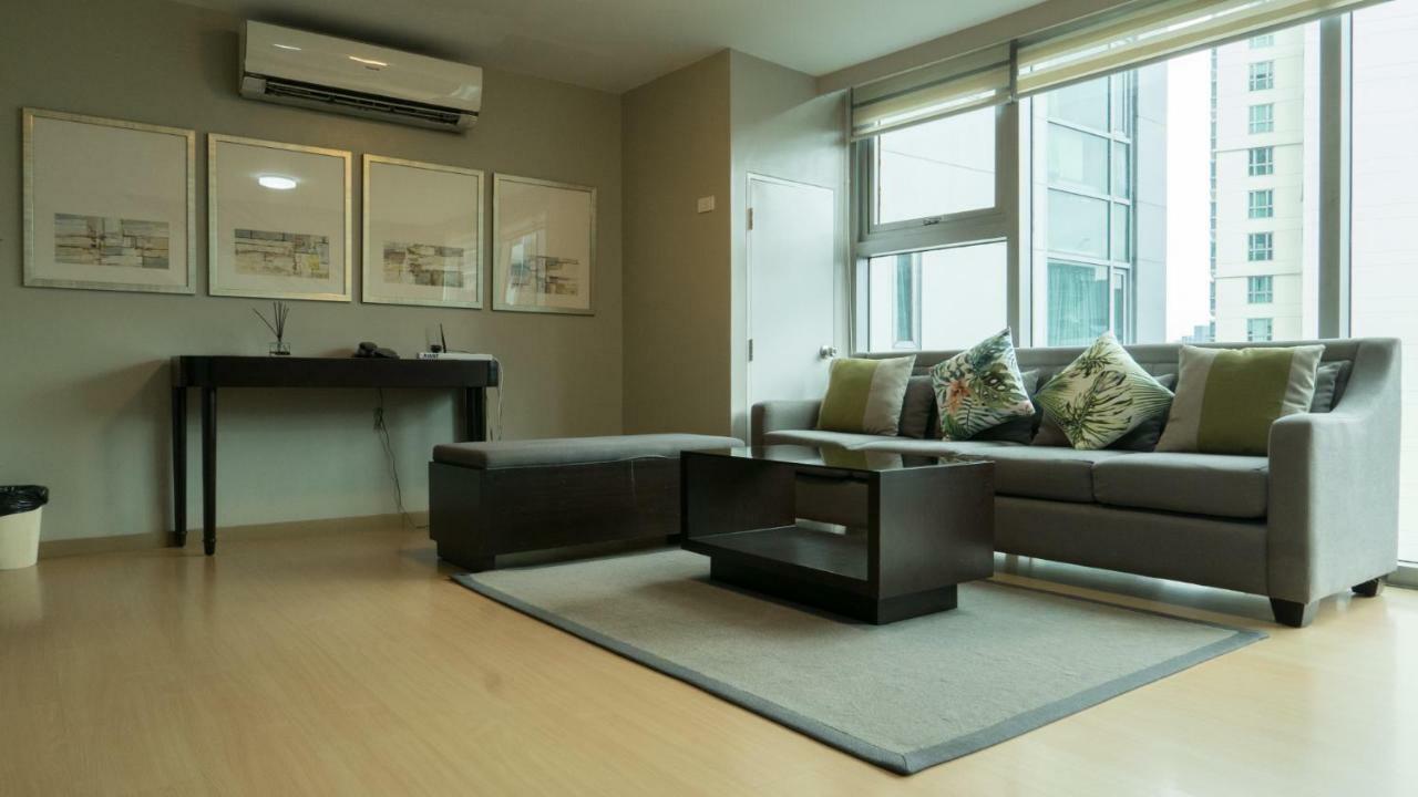 Avant Serviced Suites - Personal Concierge Manila Exteriör bild