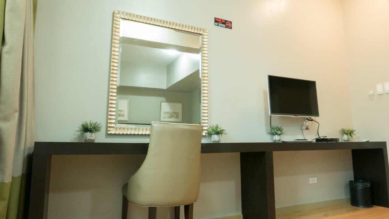 Avant Serviced Suites - Personal Concierge Manila Exteriör bild
